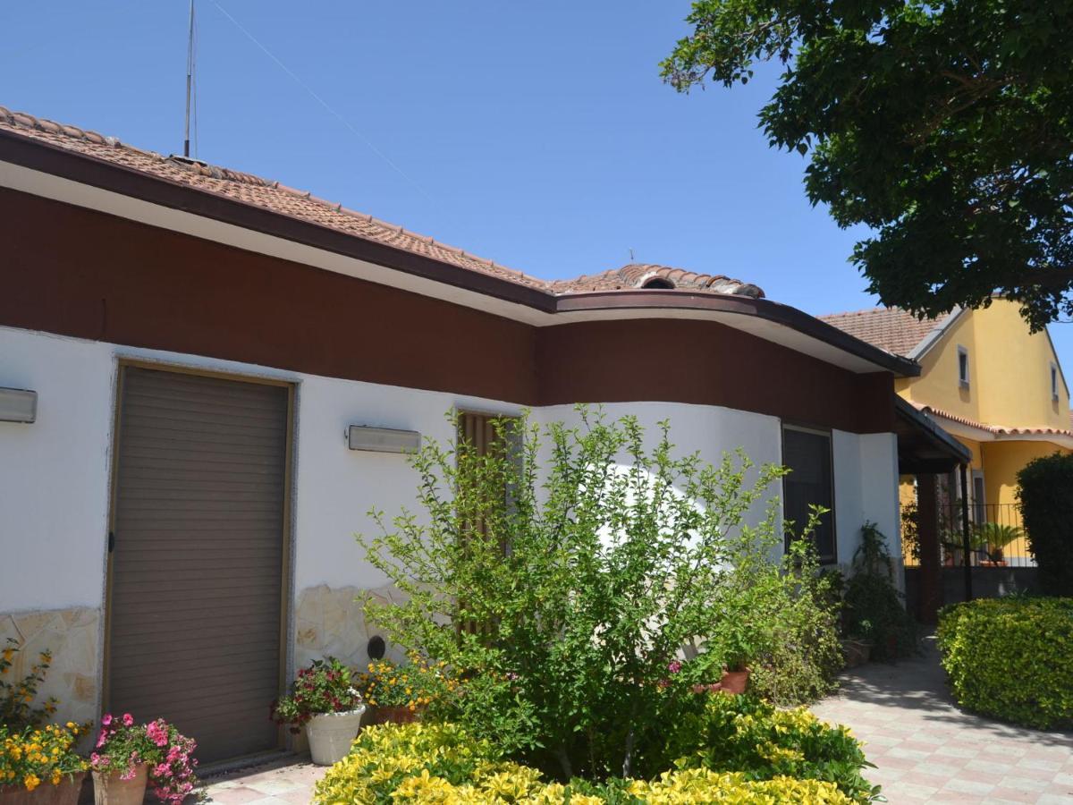 Casa Unifamiliar Con Jard N Privado Agnone Bagni Exterior foto