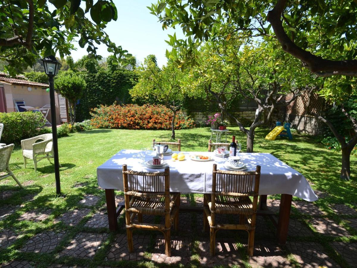 Casa Unifamiliar Con Jard N Privado Agnone Bagni Exterior foto