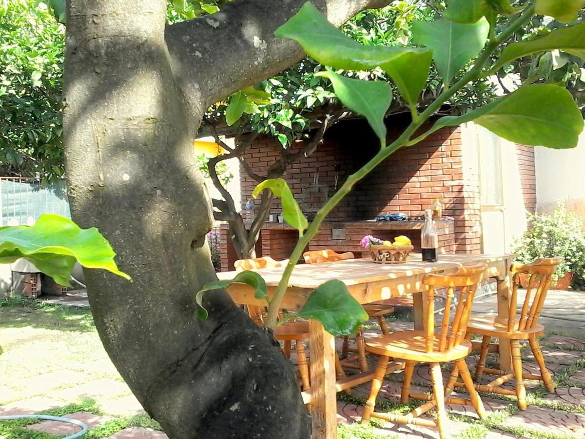 Casa Unifamiliar Con Jard N Privado Agnone Bagni Exterior foto