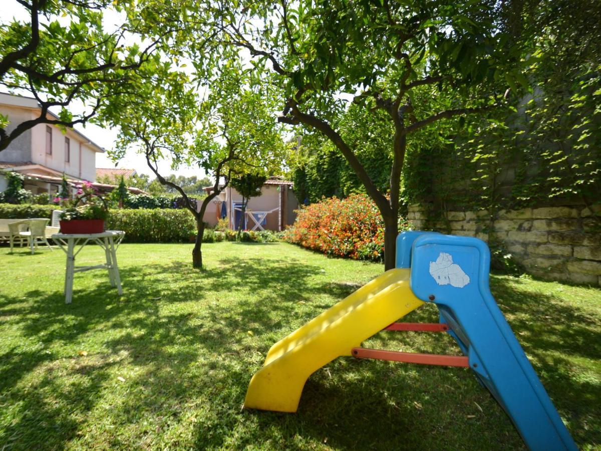 Casa Unifamiliar Con Jard N Privado Agnone Bagni Exterior foto