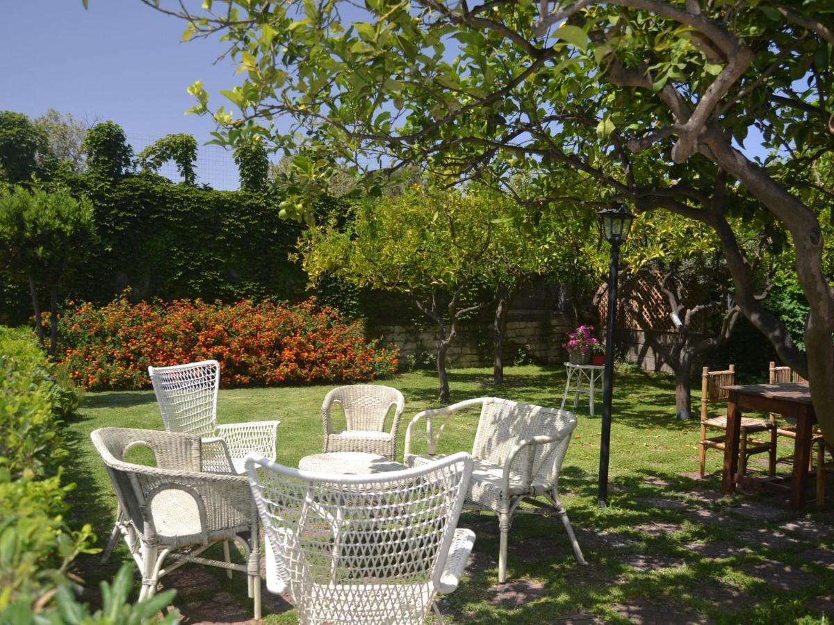 Casa Unifamiliar Con Jard N Privado Agnone Bagni Exterior foto