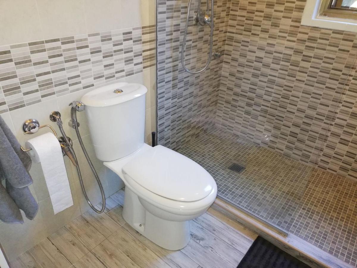 Casa Unifamiliar Con Jard N Privado Agnone Bagni Exterior foto