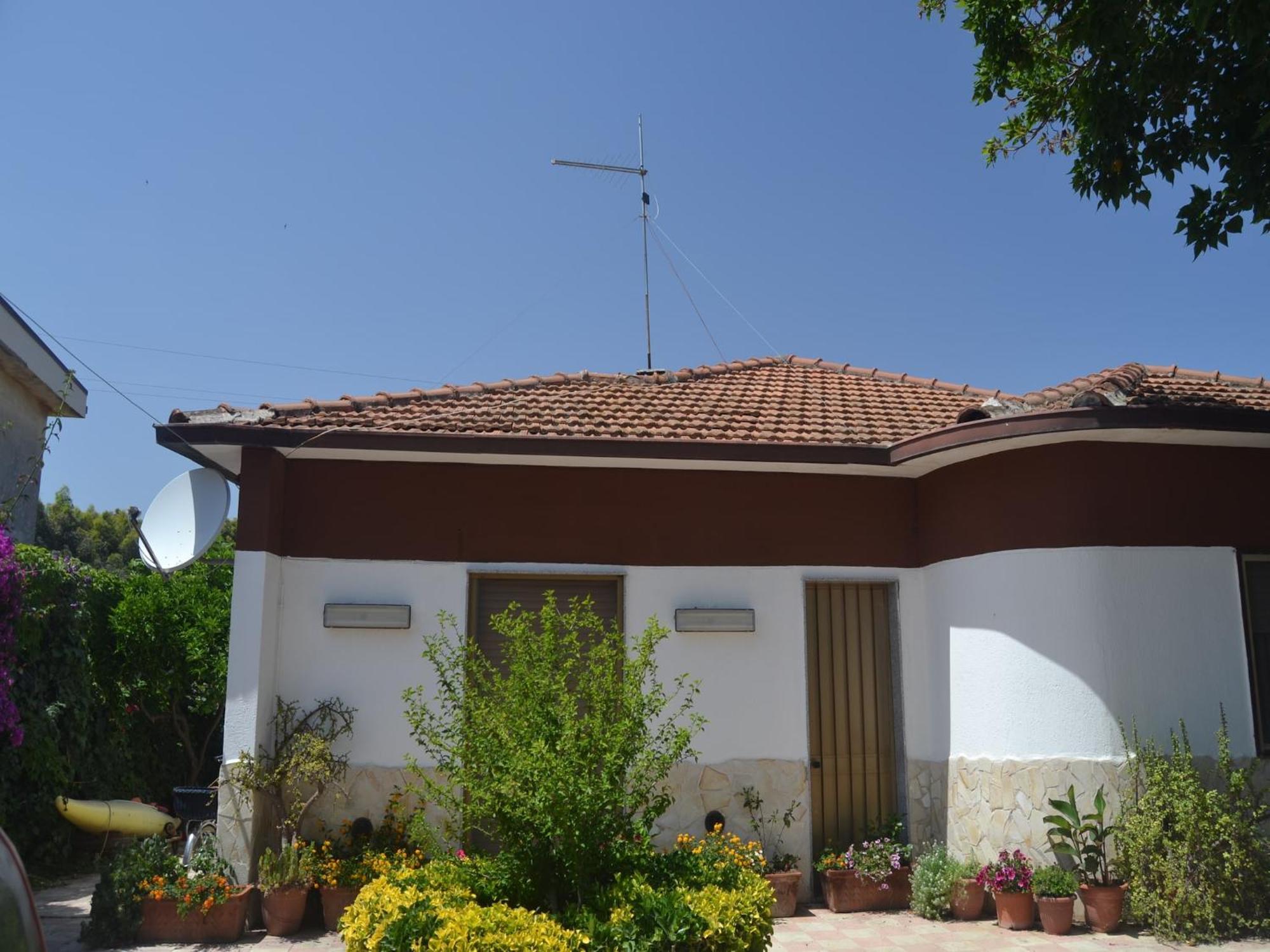 Casa Unifamiliar Con Jard N Privado Agnone Bagni Exterior foto